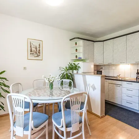 Apartman Mila * 마카르스카